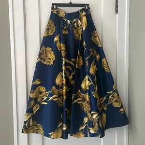 Eshakti Formal Full Skirt, Size L Short